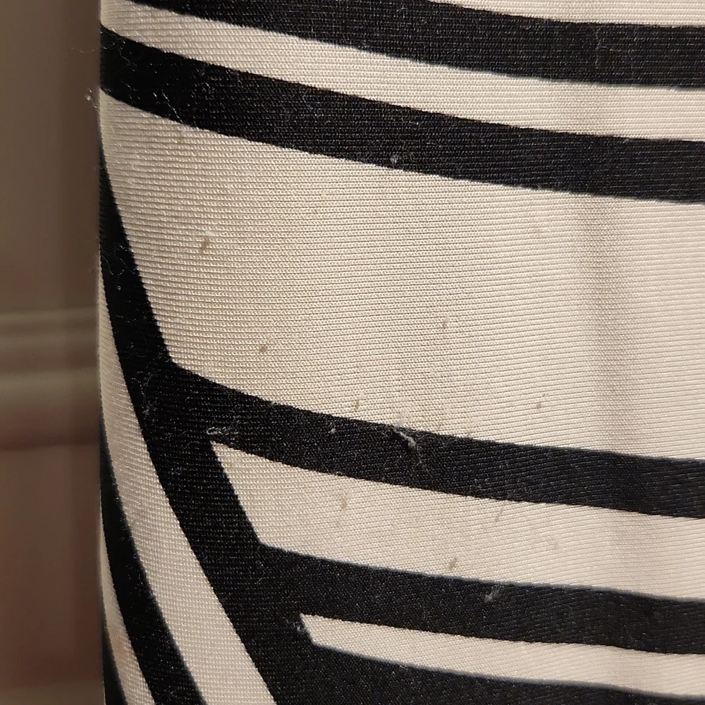 GABBY SKYE | Scuba Geo Print Sheath Dress - Picture 2 of 4